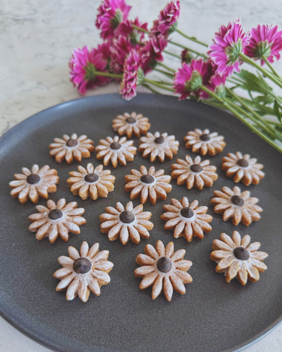 Frosted Daisy Treats