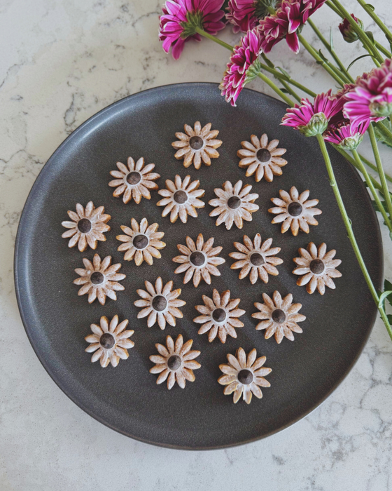 Frosted Daisy Treats